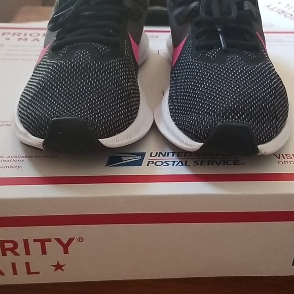 Nike Running shoes sz 6 EUC - Picture 7 of 9